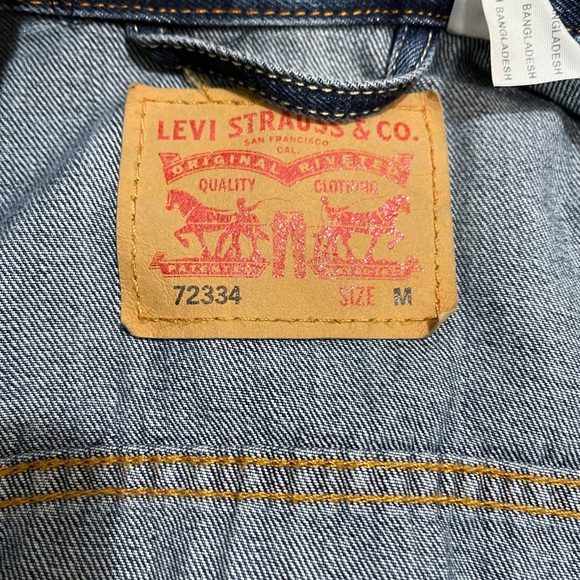 Levi trucker jacket. - Picture 3 of 3